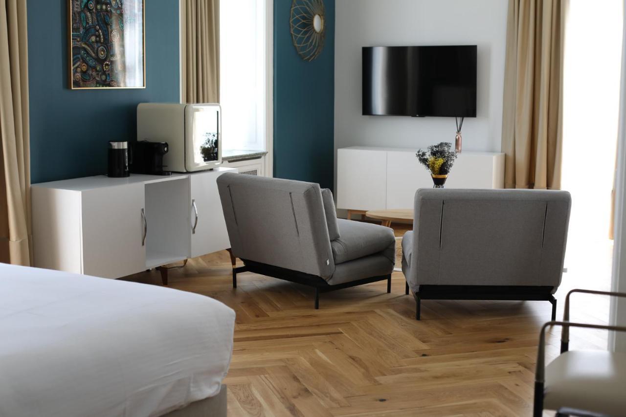 Sequoias Golf & Ressort Hotel Ruy-Montceau Екстериор снимка
