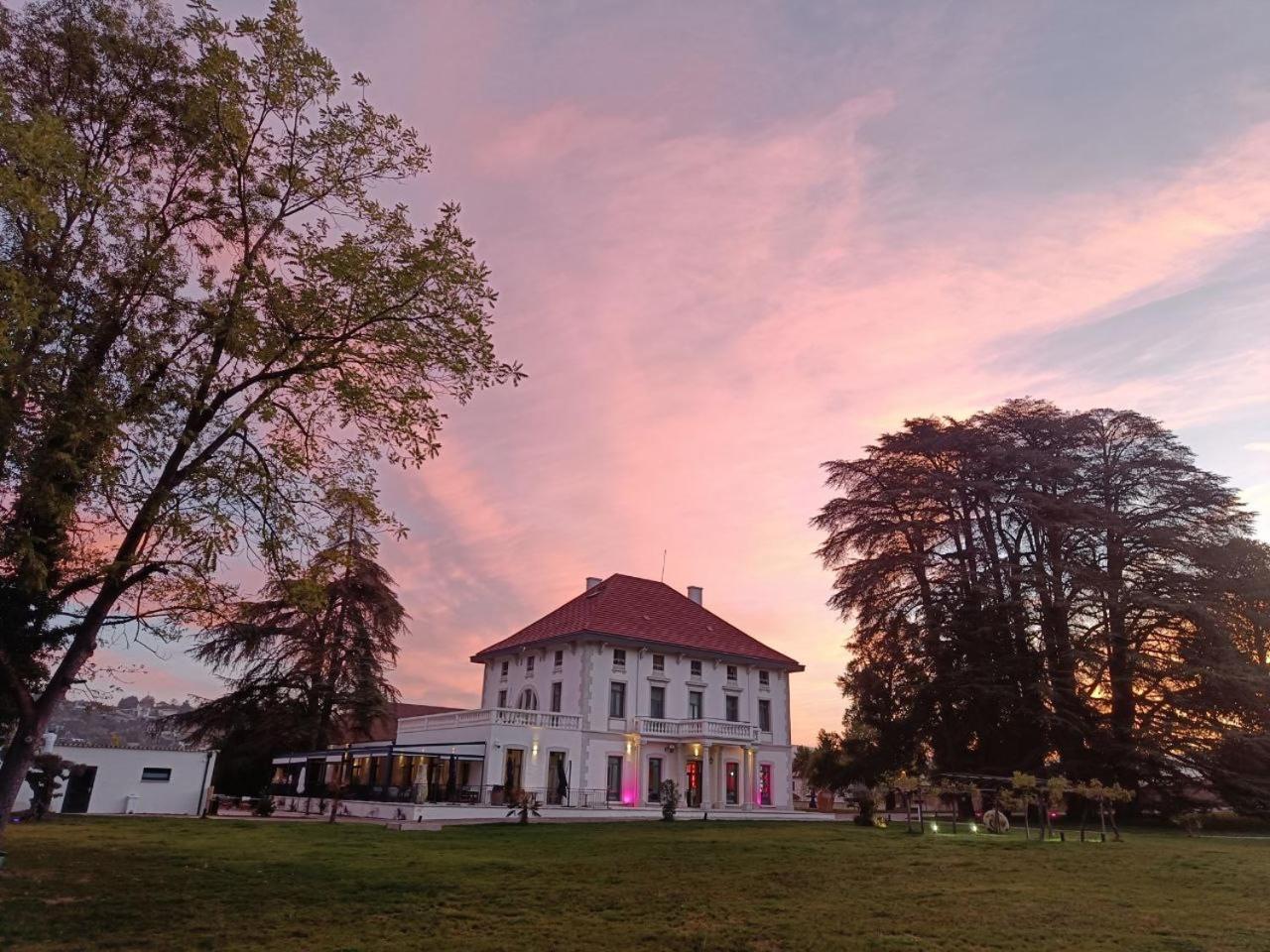 Sequoias Golf & Ressort Hotel Ruy-Montceau Екстериор снимка