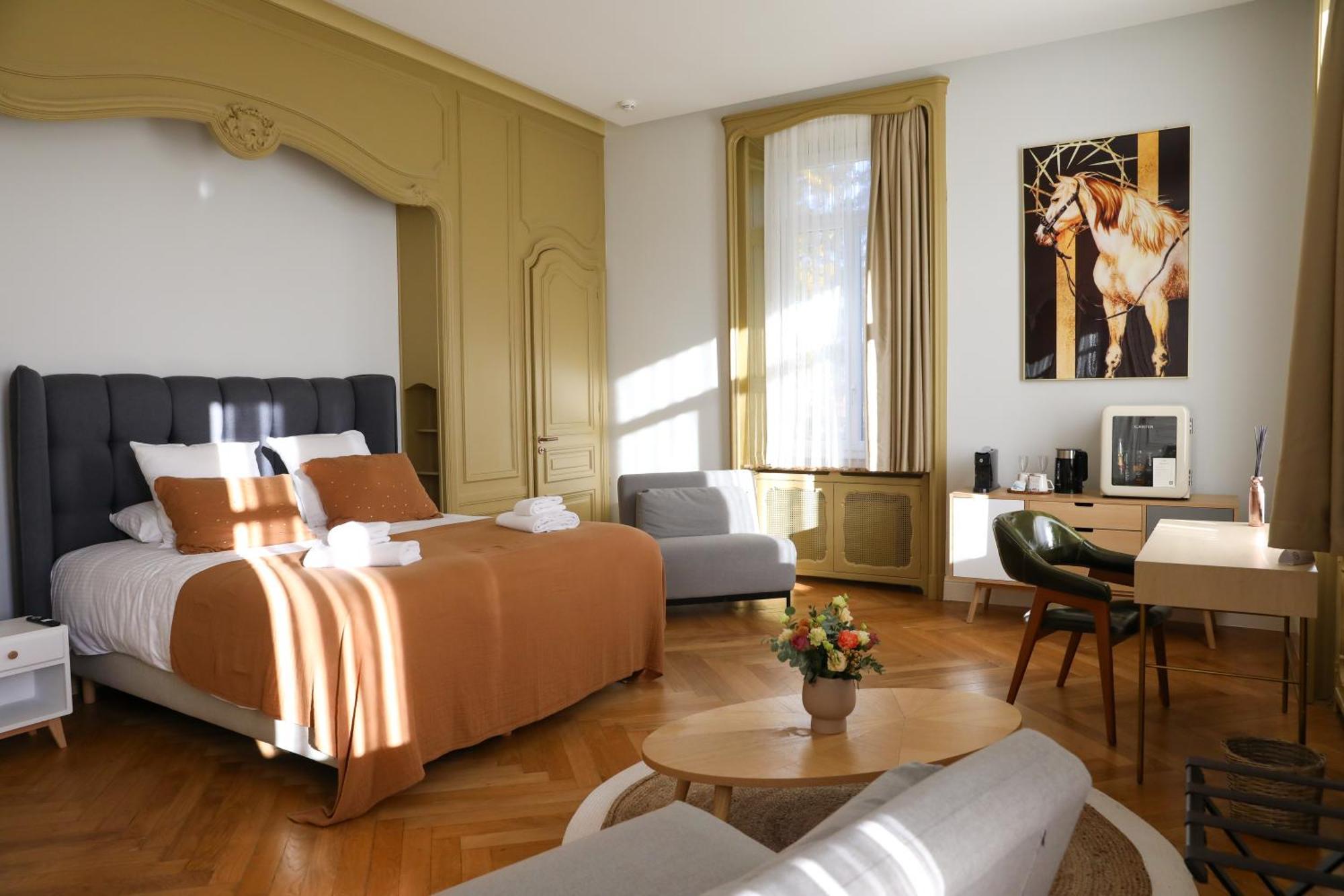 Sequoias Golf & Ressort Hotel Ruy-Montceau Екстериор снимка