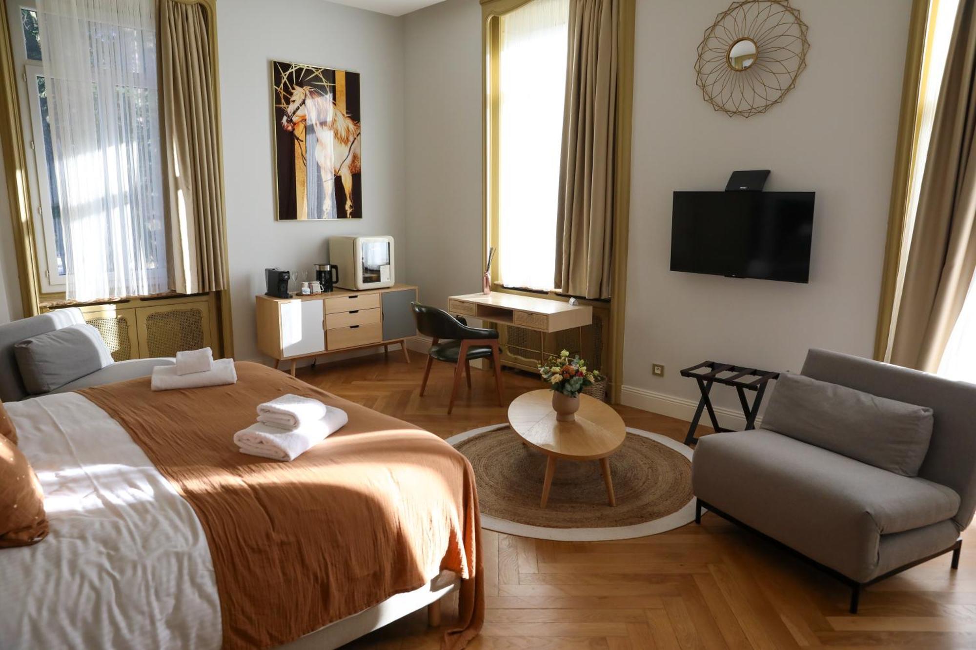 Sequoias Golf & Ressort Hotel Ruy-Montceau Екстериор снимка