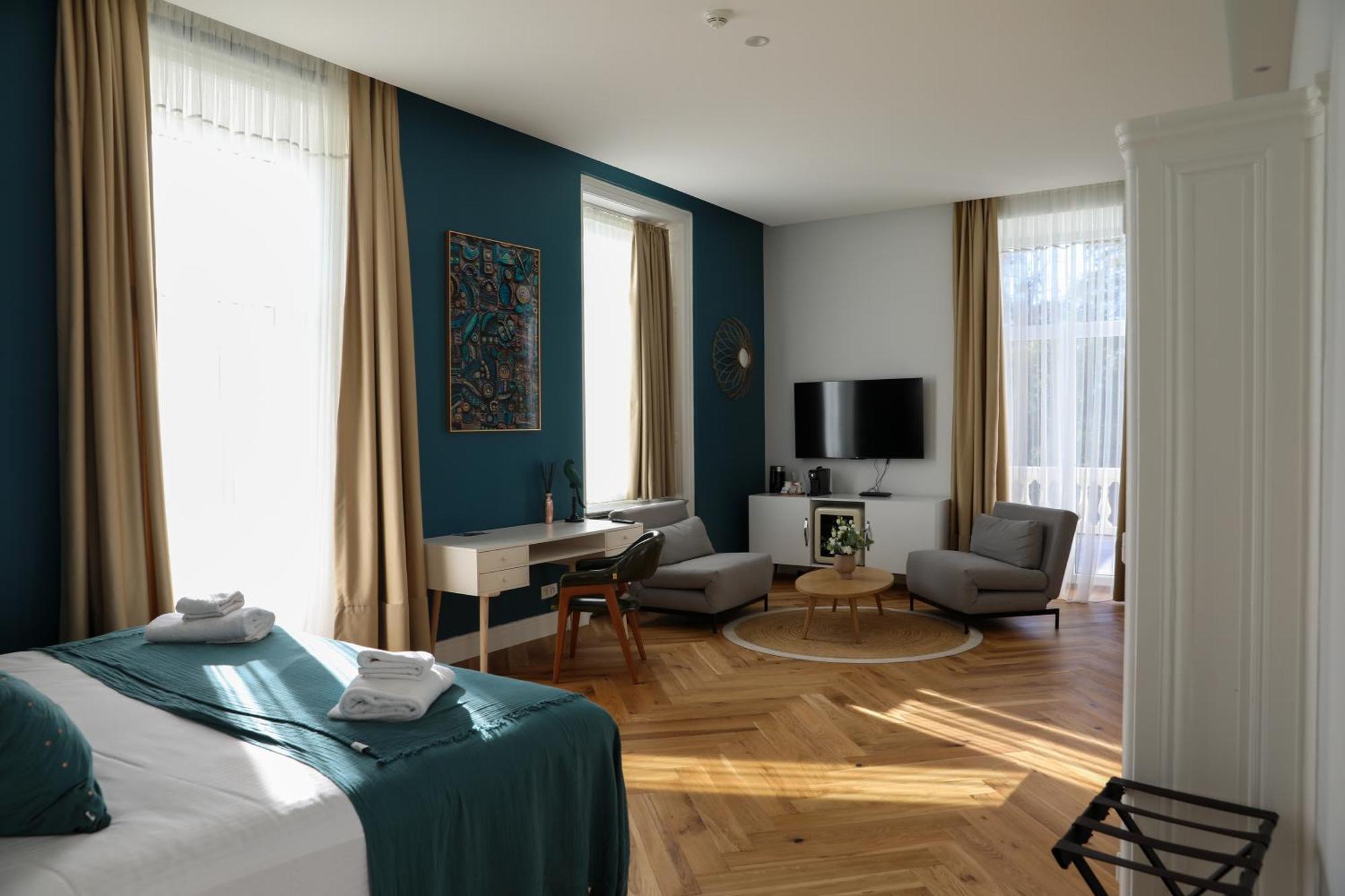 Sequoias Golf & Ressort Hotel Ruy-Montceau Екстериор снимка