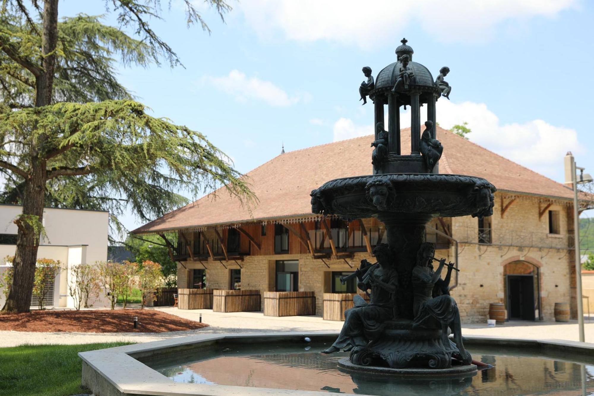 Sequoias Golf & Ressort Hotel Ruy-Montceau Екстериор снимка